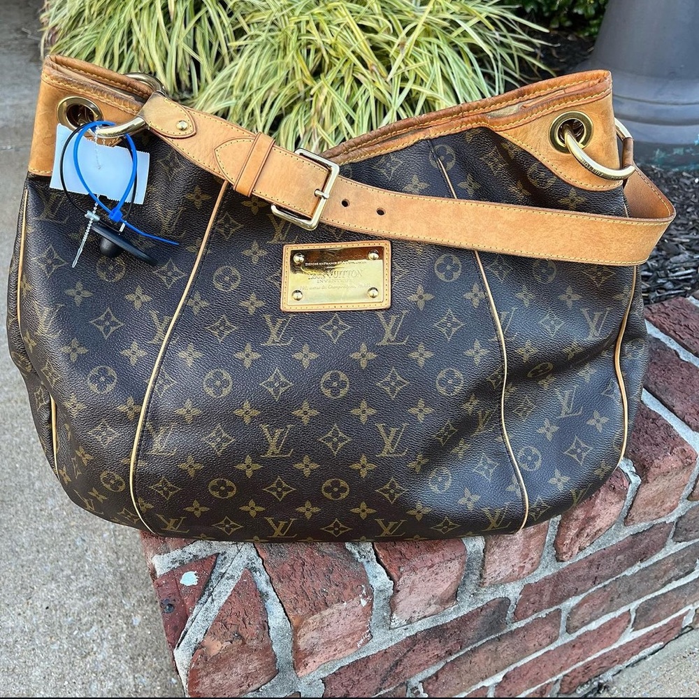 Louis Vuitton Galliera GM shoulder bag